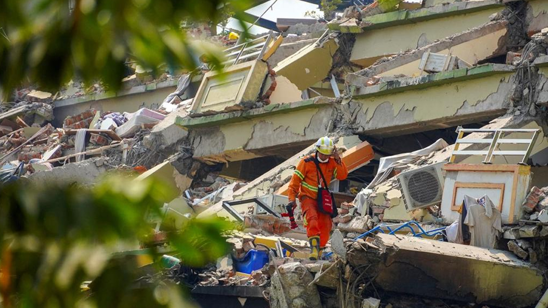 মিয়ানমারে ভূমিকম্পে নিহতের সংখ্যা ২০০০ ছাড়াল, সাত দিনের শোক ঘোষণা